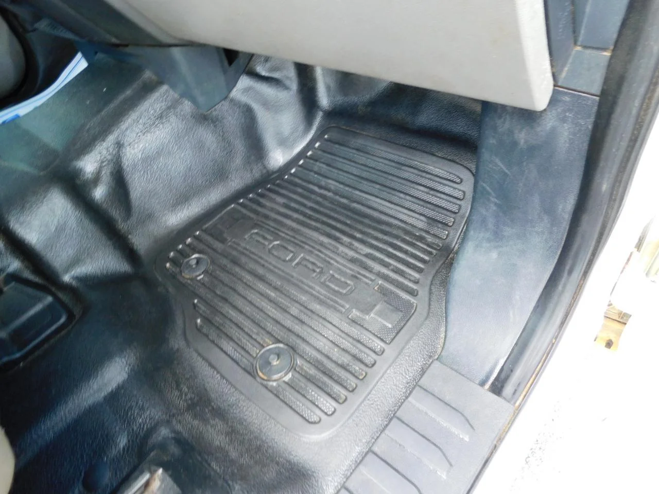 Used 2022 White Ford XL 4WD Crew Cab 6.75 ft Box image 16