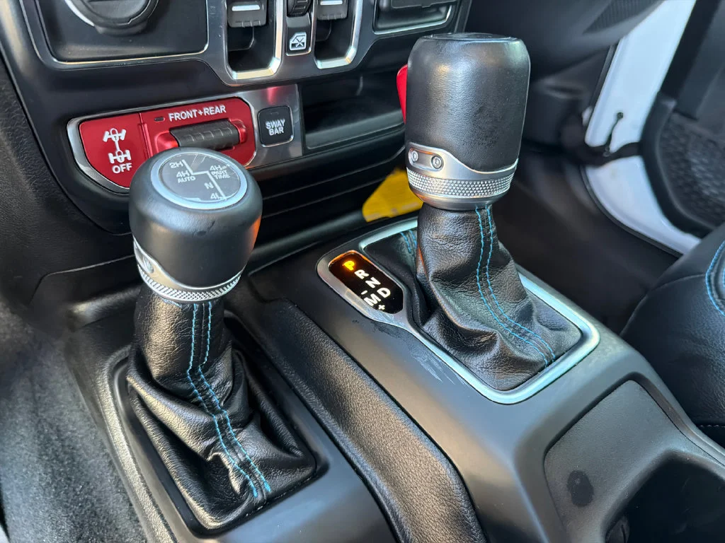 Used 2022 White/off-white Jeep Unlimited Rubicon 4xe image 31