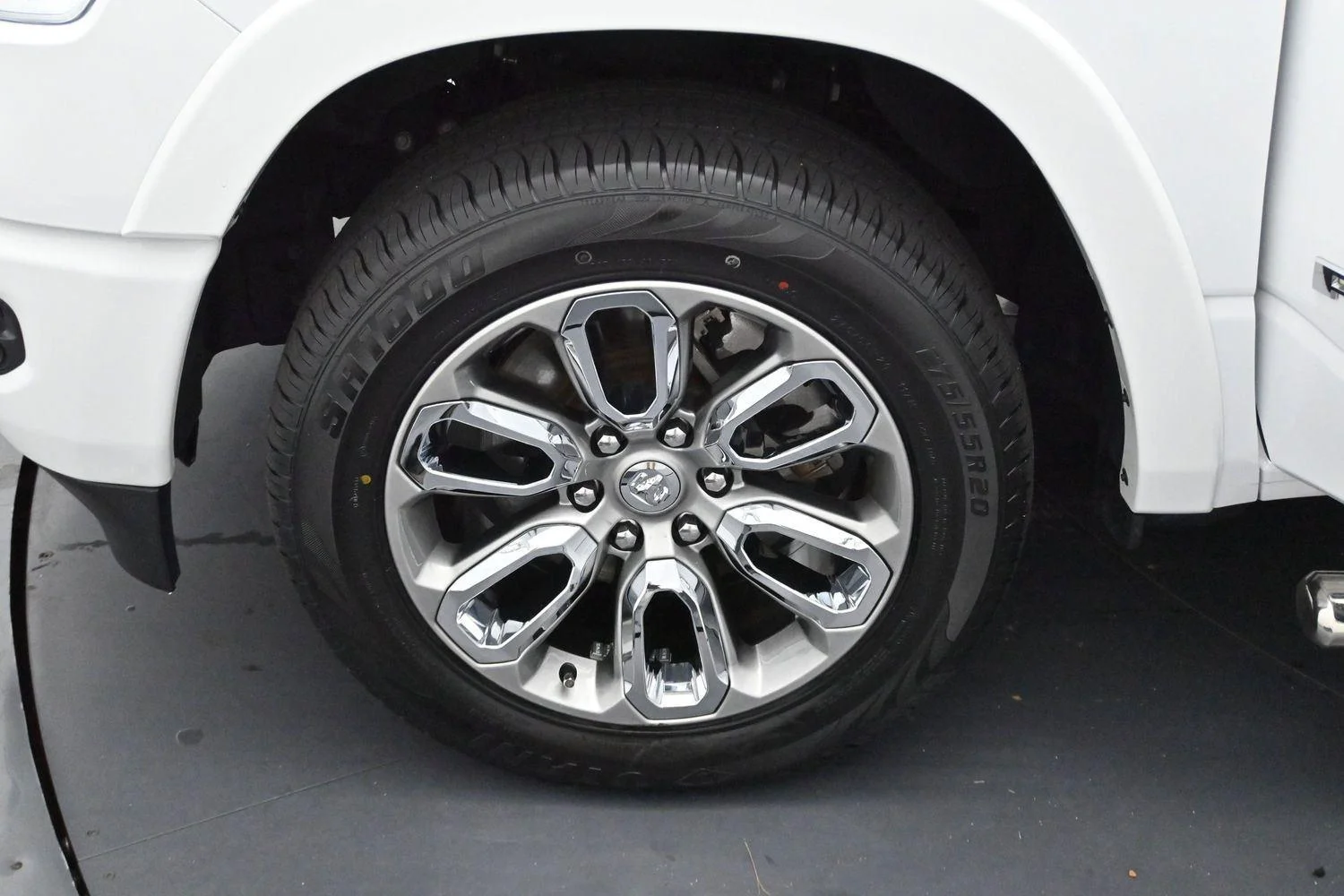 Used 2022 White Ram Laramie image 32