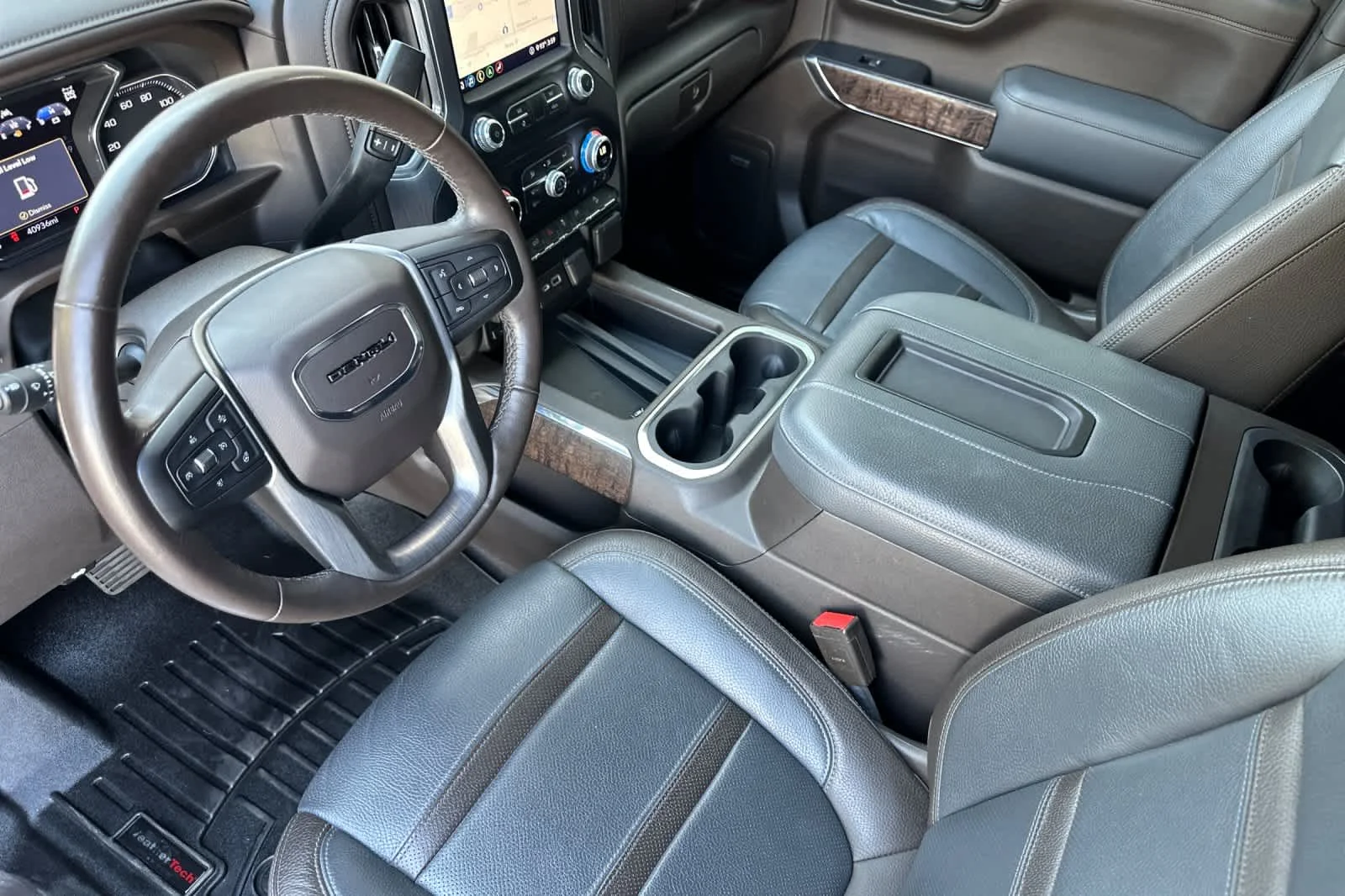 Certified Used 2020 White Frost Tricoat GMC Denali image 11