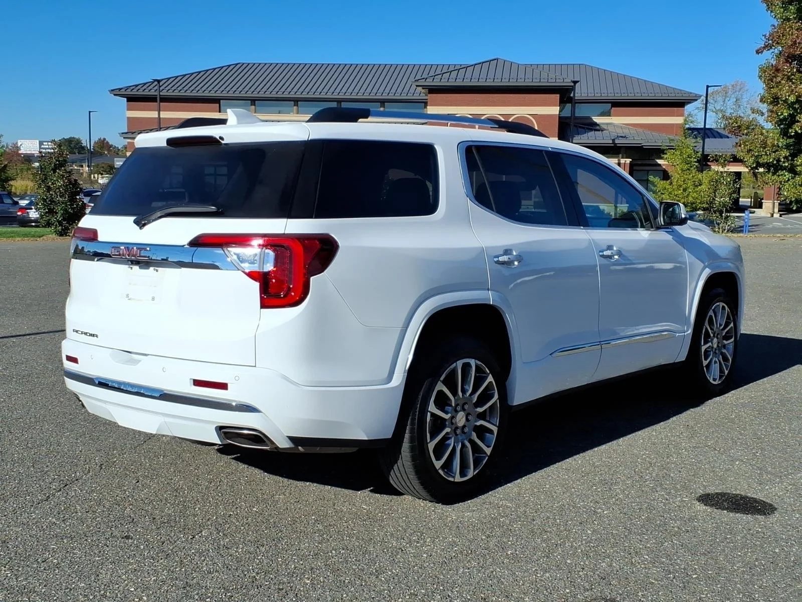 Used 2023 Summit White GMC Denali image 2