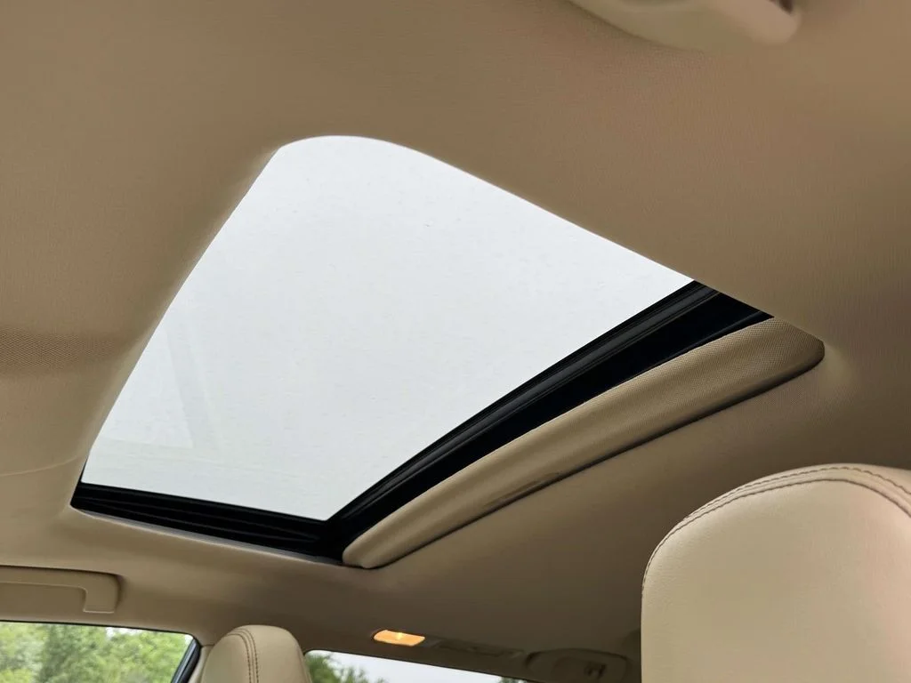 Used 2018 Blue Toyota XLE image 4
