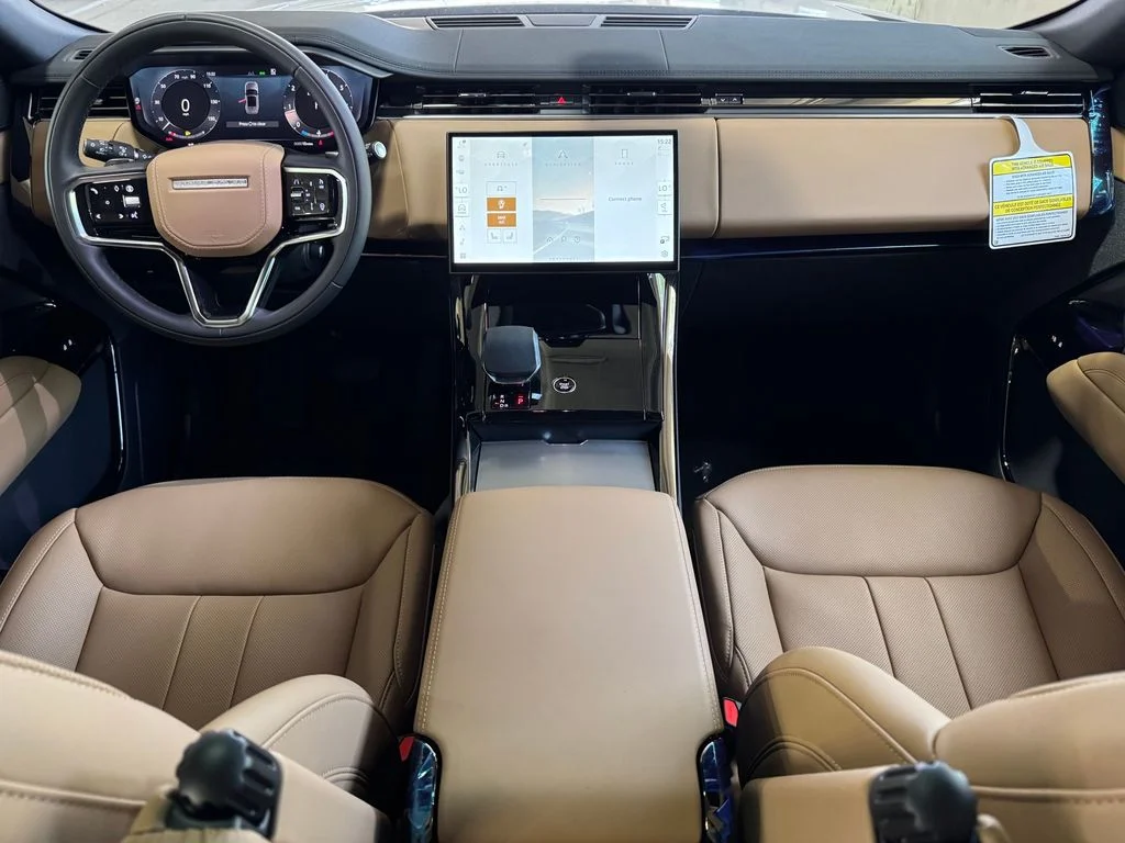 New 2026 Borasco Grey Metallic Land Rover SE image 17