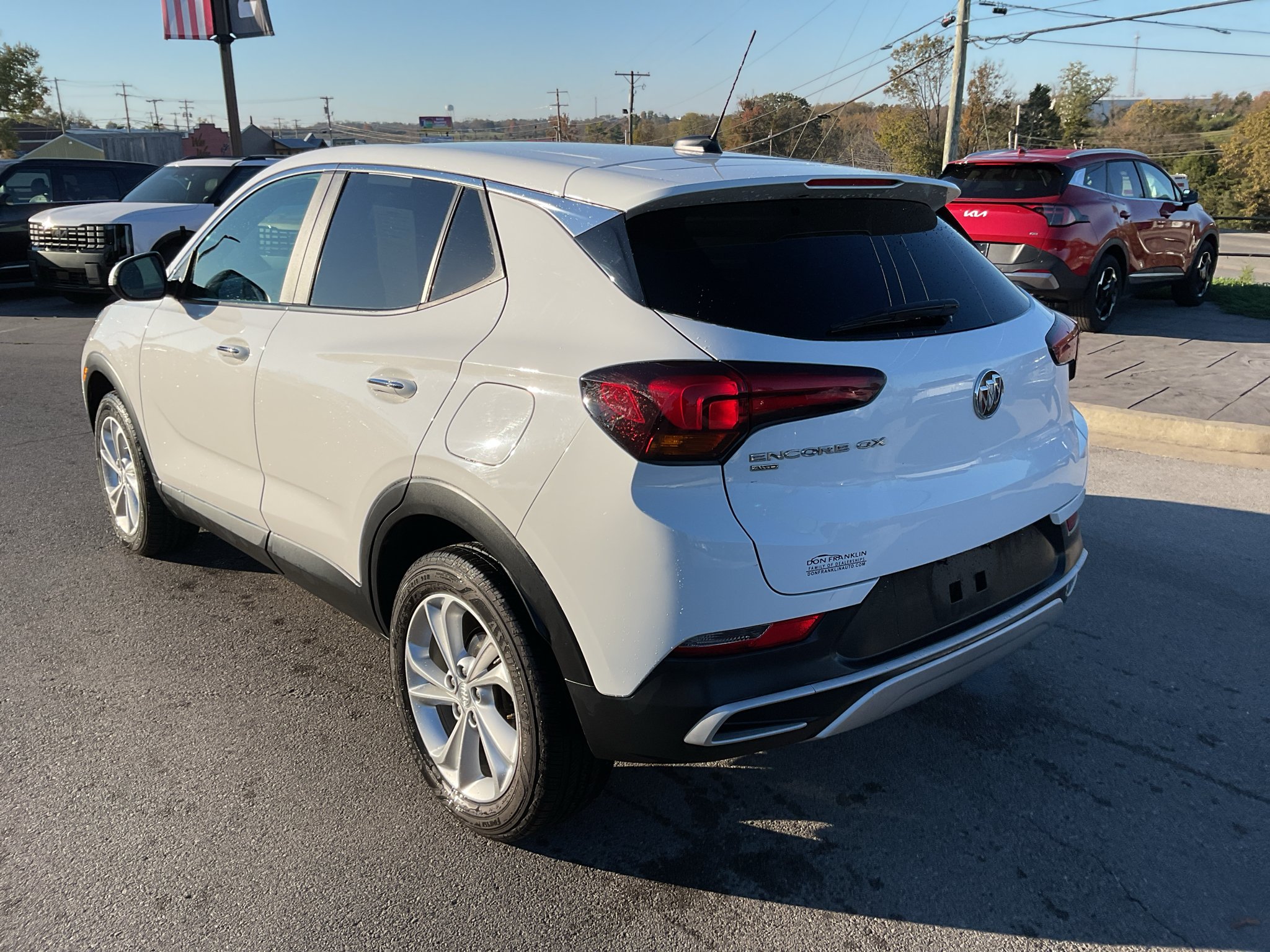 Used 2023 Summit White Buick Preferred image 5