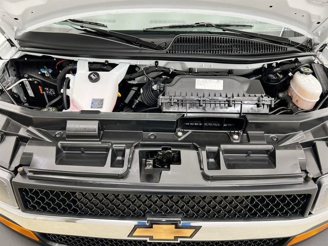 Certified Used 2025 Summit White Chevrolet 1LT image 34