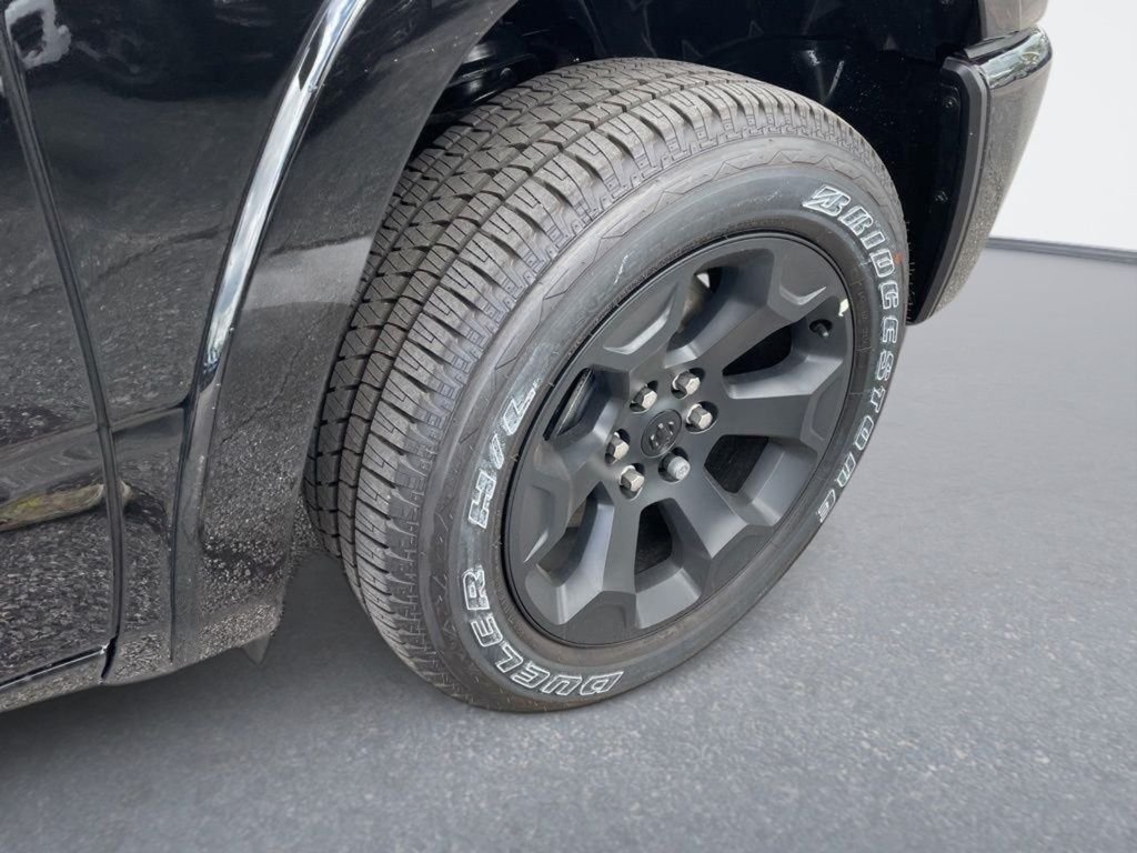 New 2026 Diamond Black Crystal Pearl-Coat Exterior Paint RAM Big Horn/Lone Star image 12
