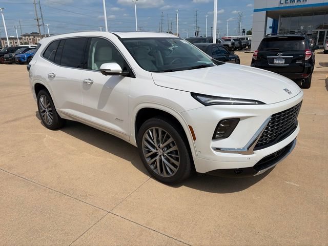 Used 2025 White Frost Tricoat Buick Avenir image 9