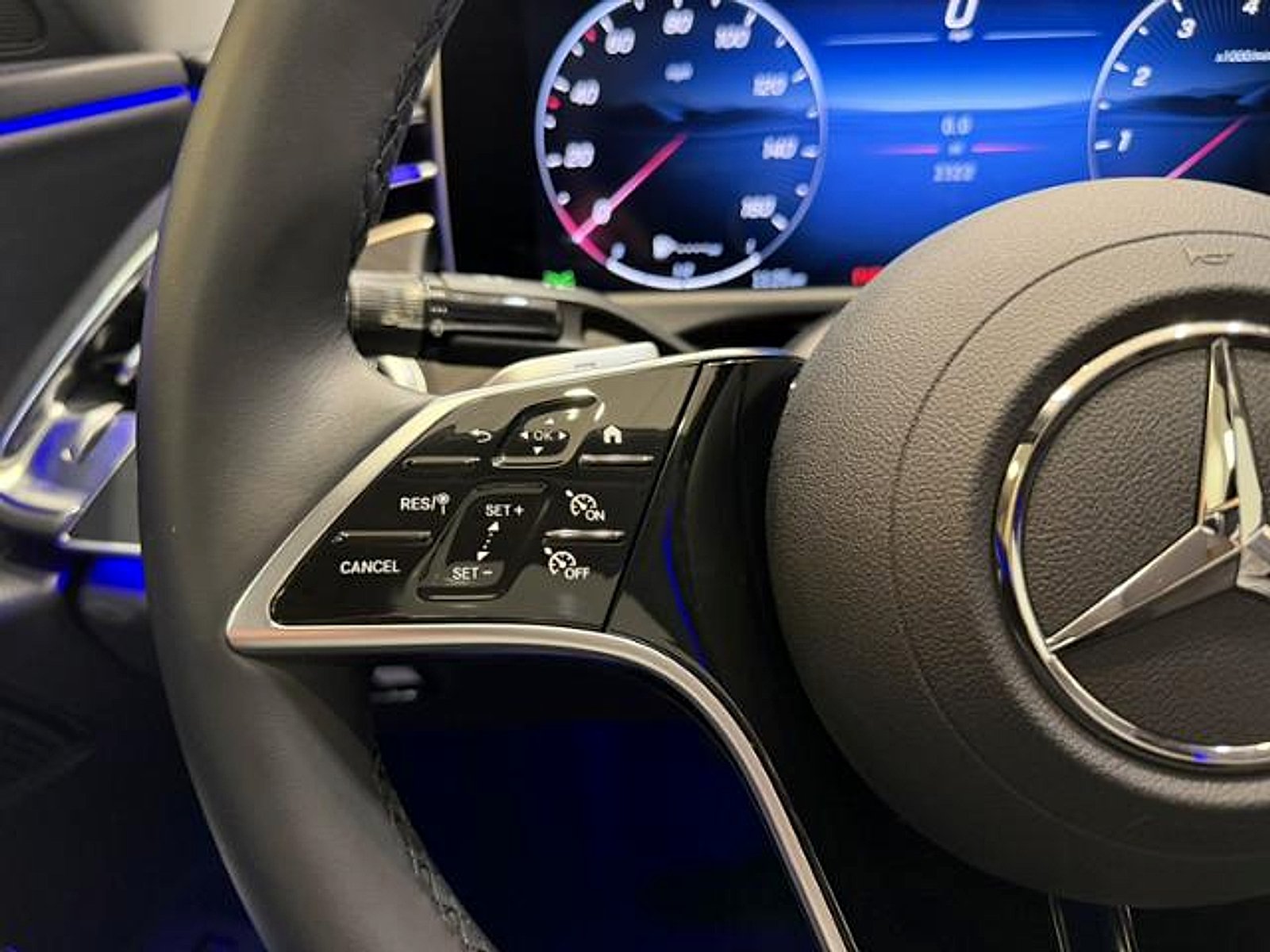 Certified Used 2025 Polar White Mercedes-Benz  image 18