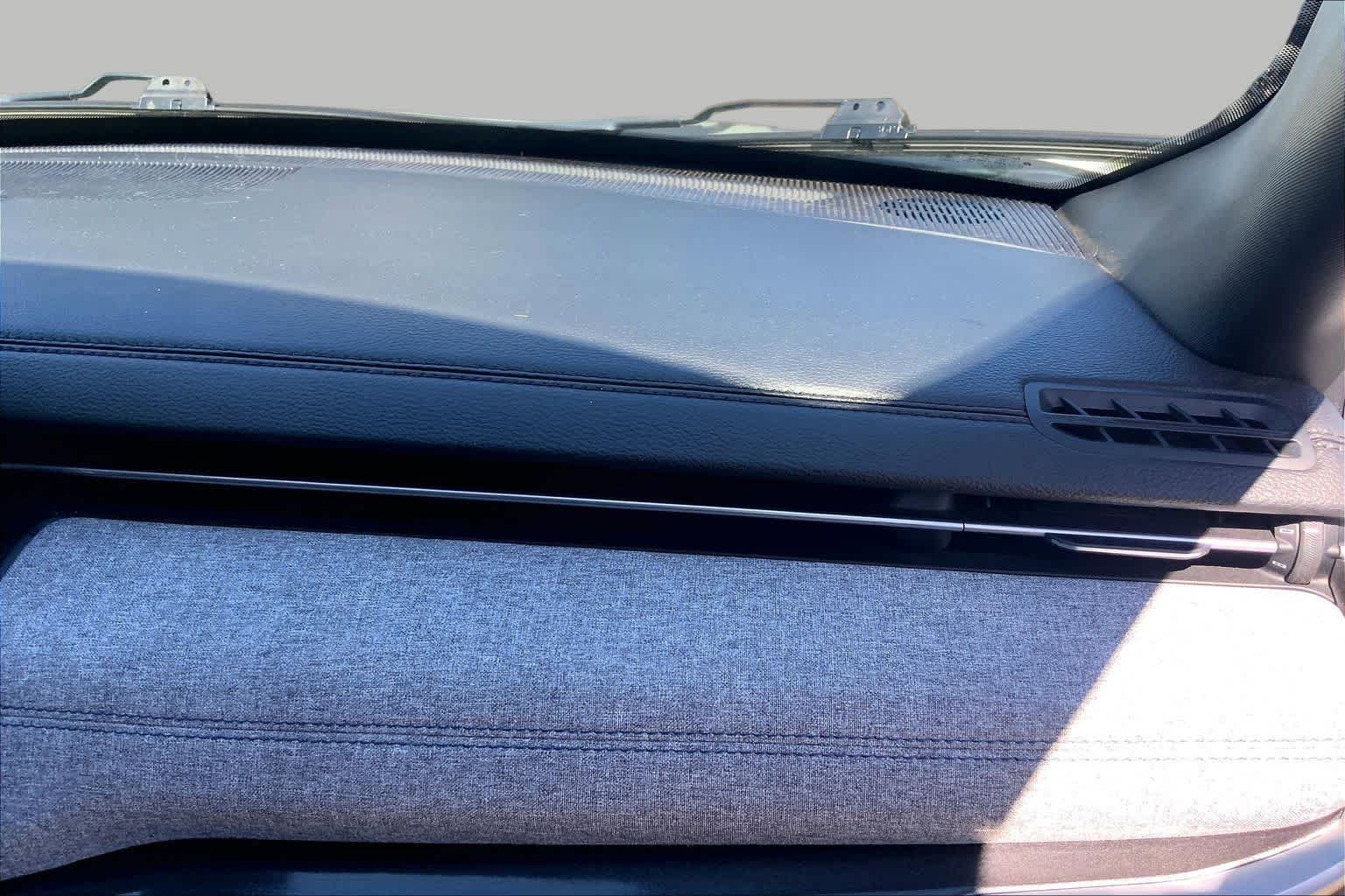 Certified Used 2023 Bright White Clearcoat Jeep Latitude image 19
