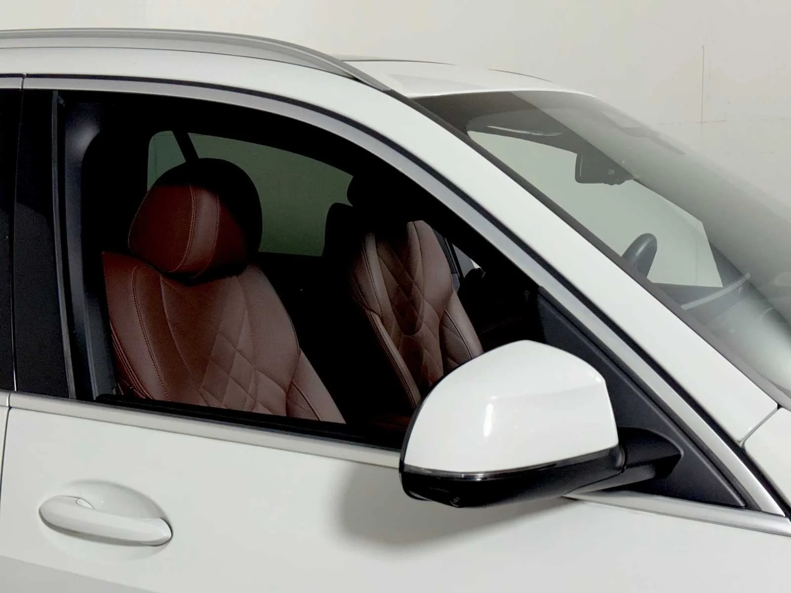 Used 2024 Alpine White BMW xDrive40i image 30