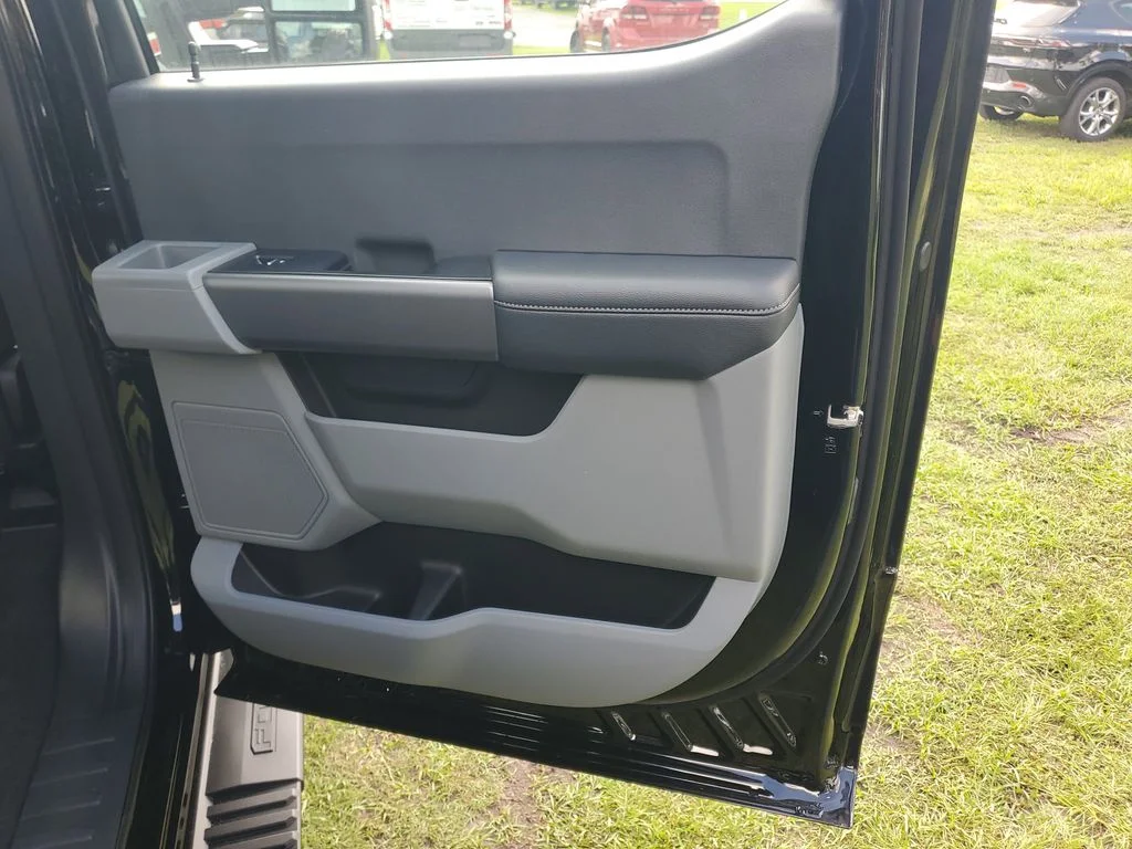 2025 Ford F-250 Super Duty XL - Photo 30