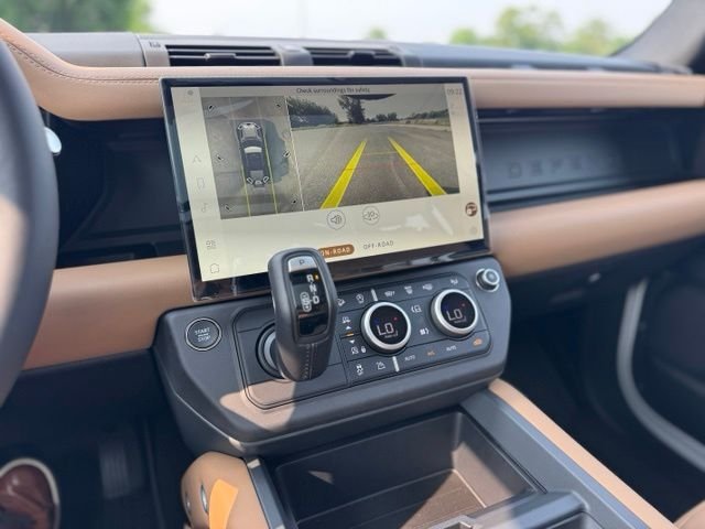 New 2026 Fuji White Land Rover S image 17