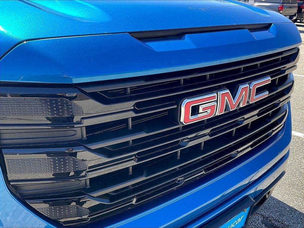 Used 2022 Blue GMC Elevation image 31