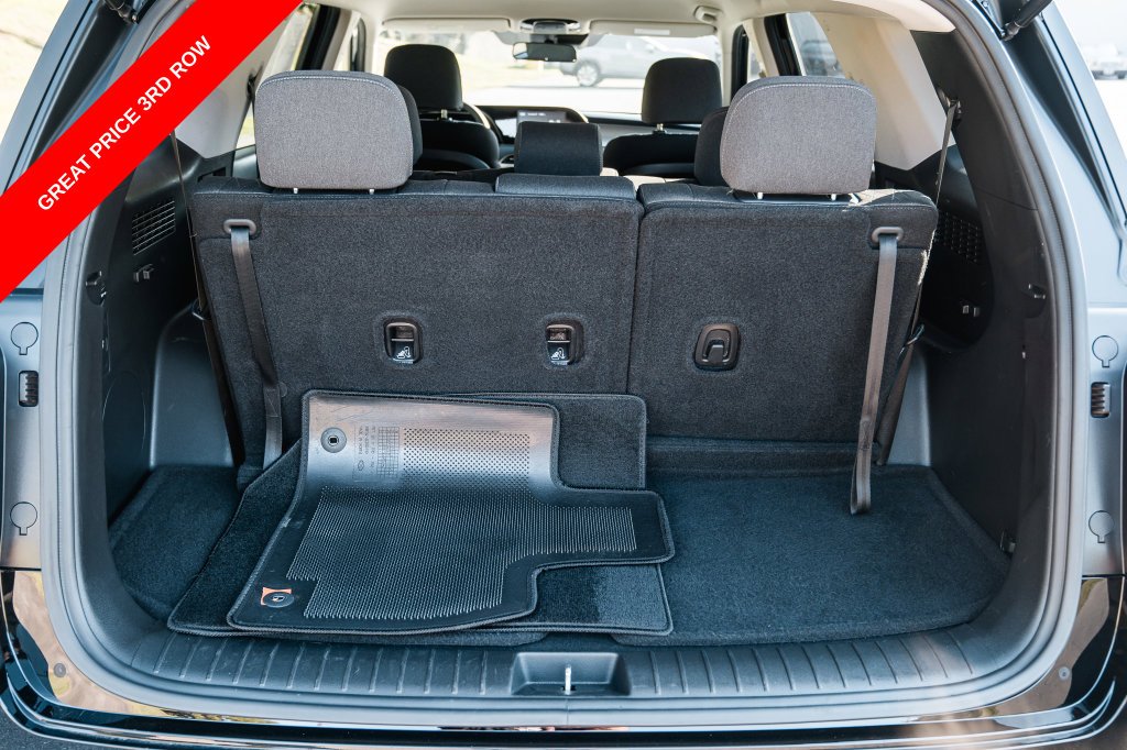Used 2022 Abyss Black Hyundai SE image 7