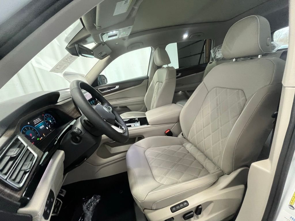 New 2026 White/off-white Volkswagen 2.0T SEL Premium R-Line image 10