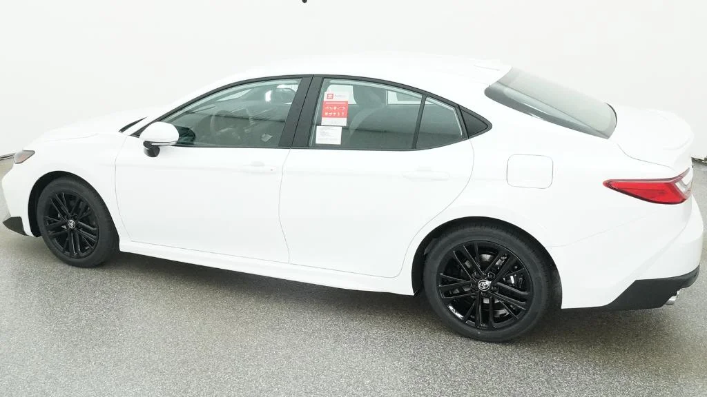 New 2026 Ice Cap Toyota SE image 18