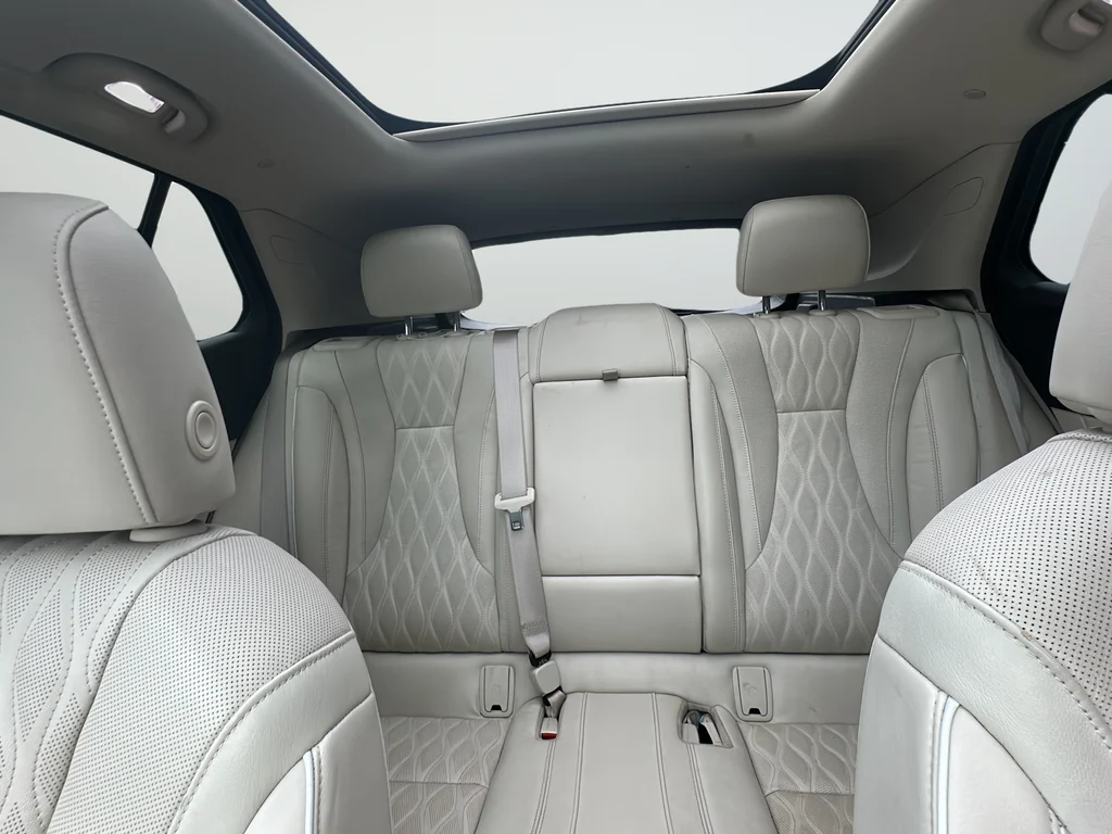 Used 2021 Red Buick Avenir image 29