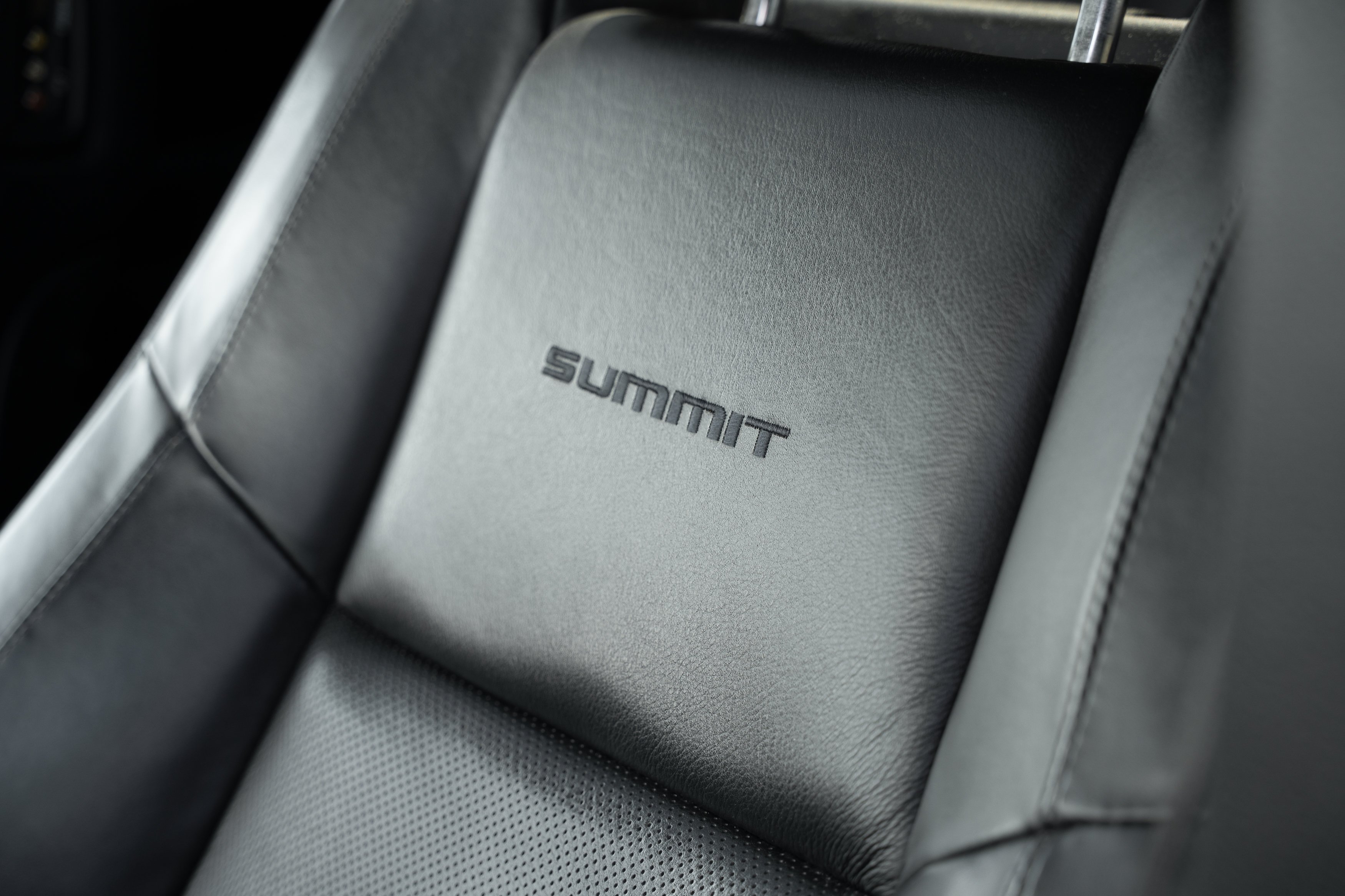 Used 2020 Bright White Clearcoat Jeep Summit image 21