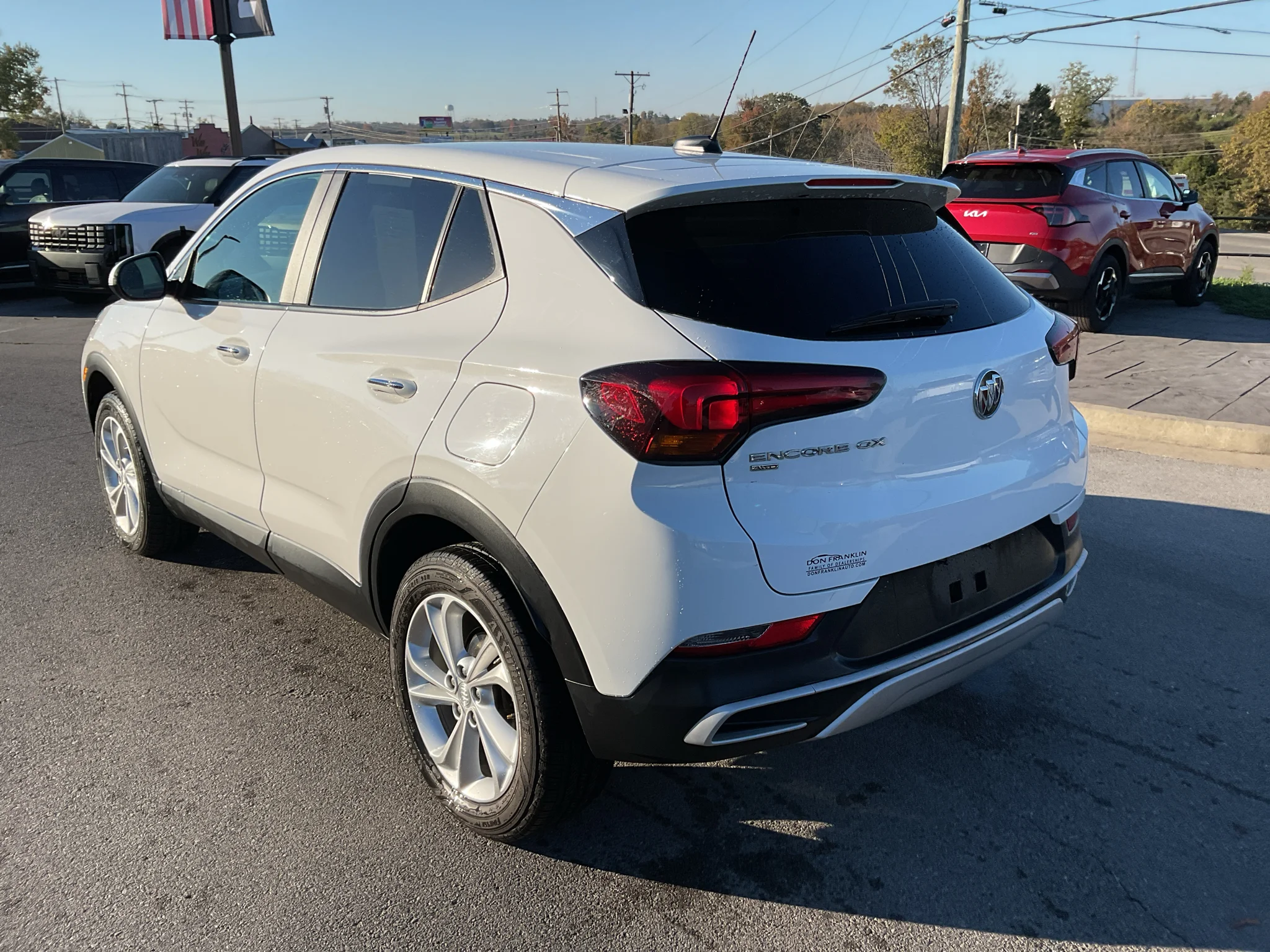 Used 2023 Summit White Buick Preferred image 5