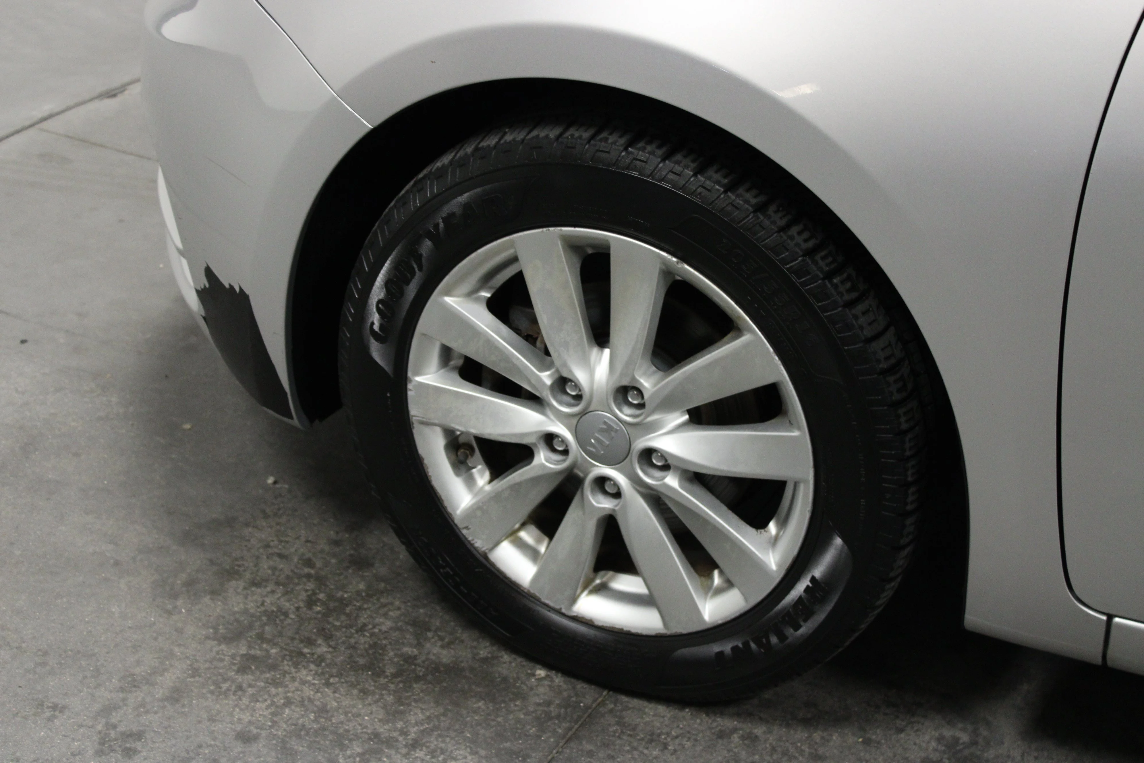 Used 2014 Bright Silver Kia LX image 10