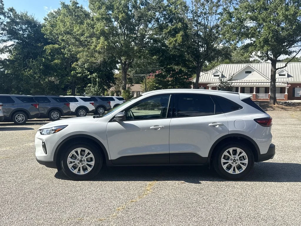 Used 2025 Silver Ford Active image 4