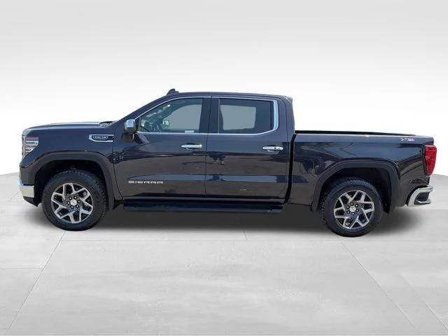 Used 2024 Silver GMC SLT image 4
