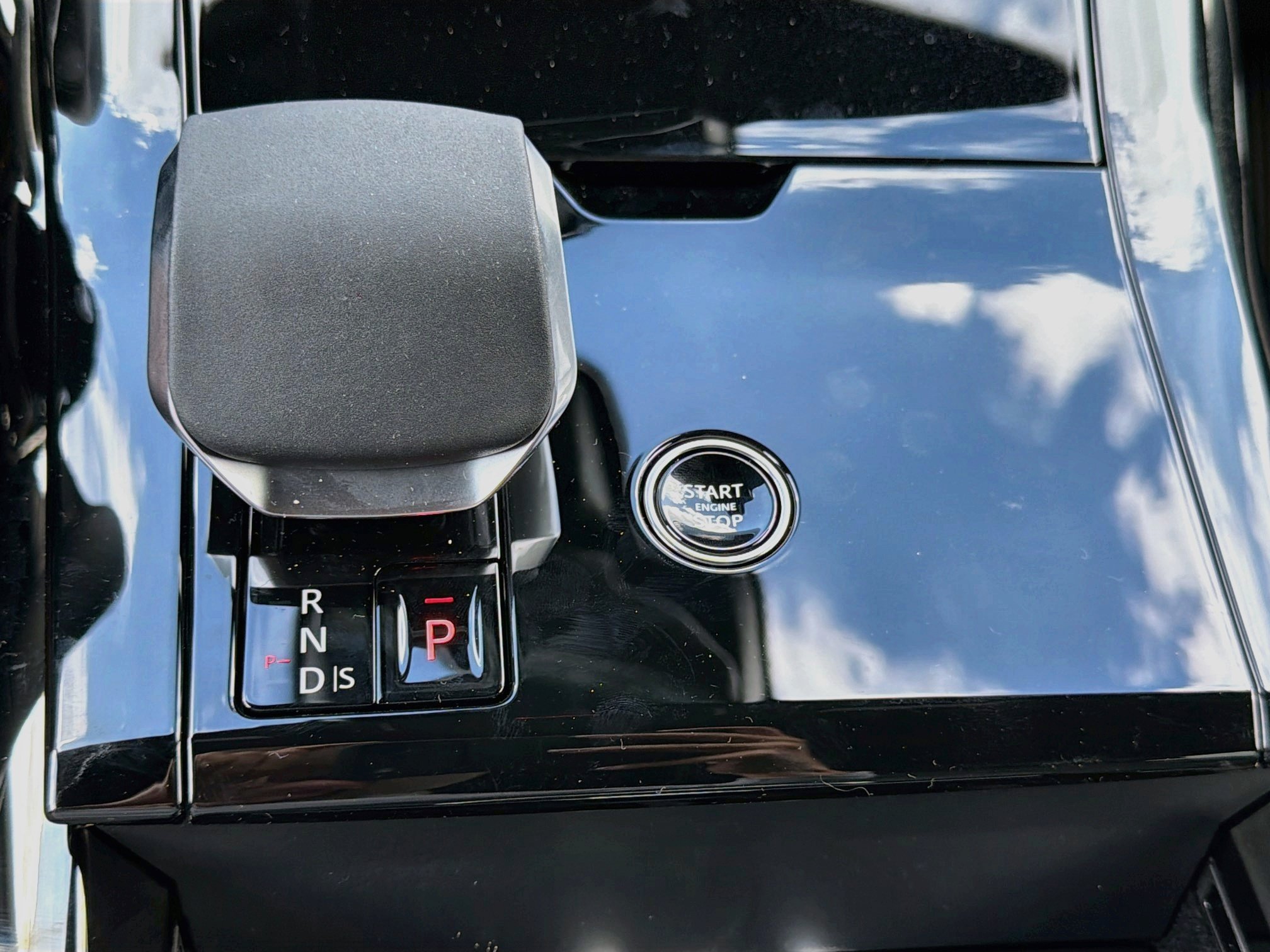 New 2027 Fuji White Land Rover Dynamic SE image 27