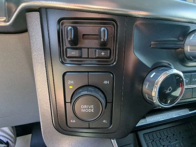 Used 2023 Gray Ford Lariat image 31