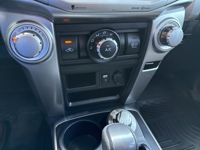 Used 2016 Classic Silver Metallic Toyota SR5 4X4 image 36