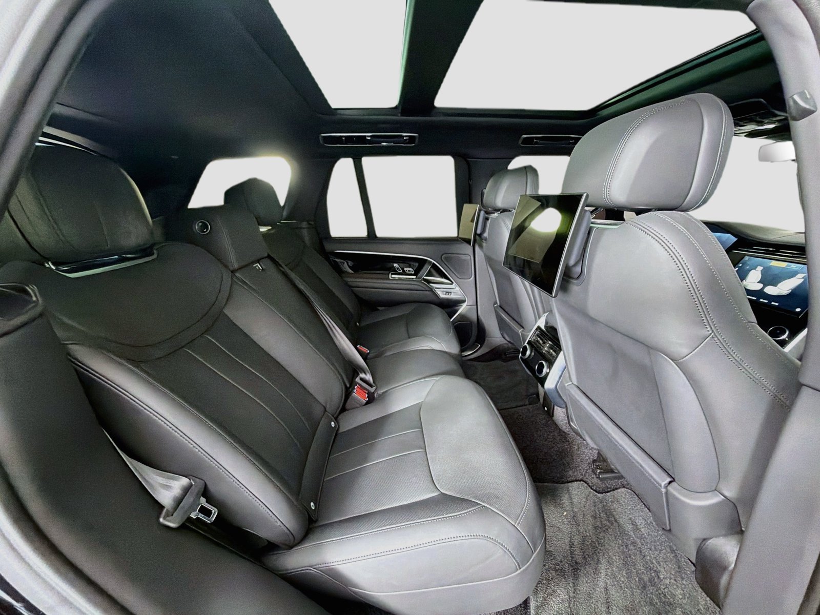 Used 2023 Santorini Black Metallic Land Rover Autobiography image 36