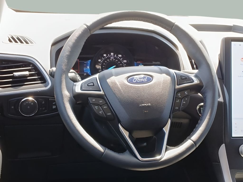 Used 2024 Silver Ford SEL image 10