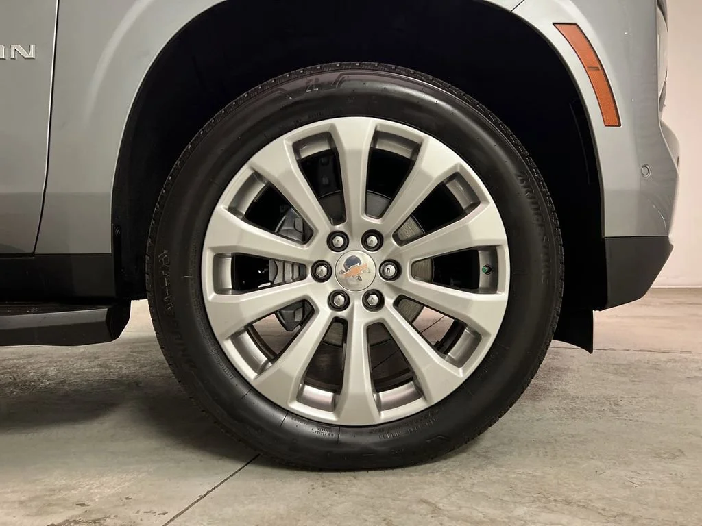 2026 Chevrolet Suburban Premier - Photo 10