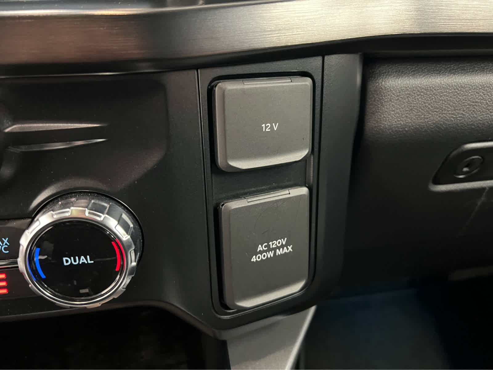 Used 2024 Carbonized Gray Metallic Ford LARIAT image 29