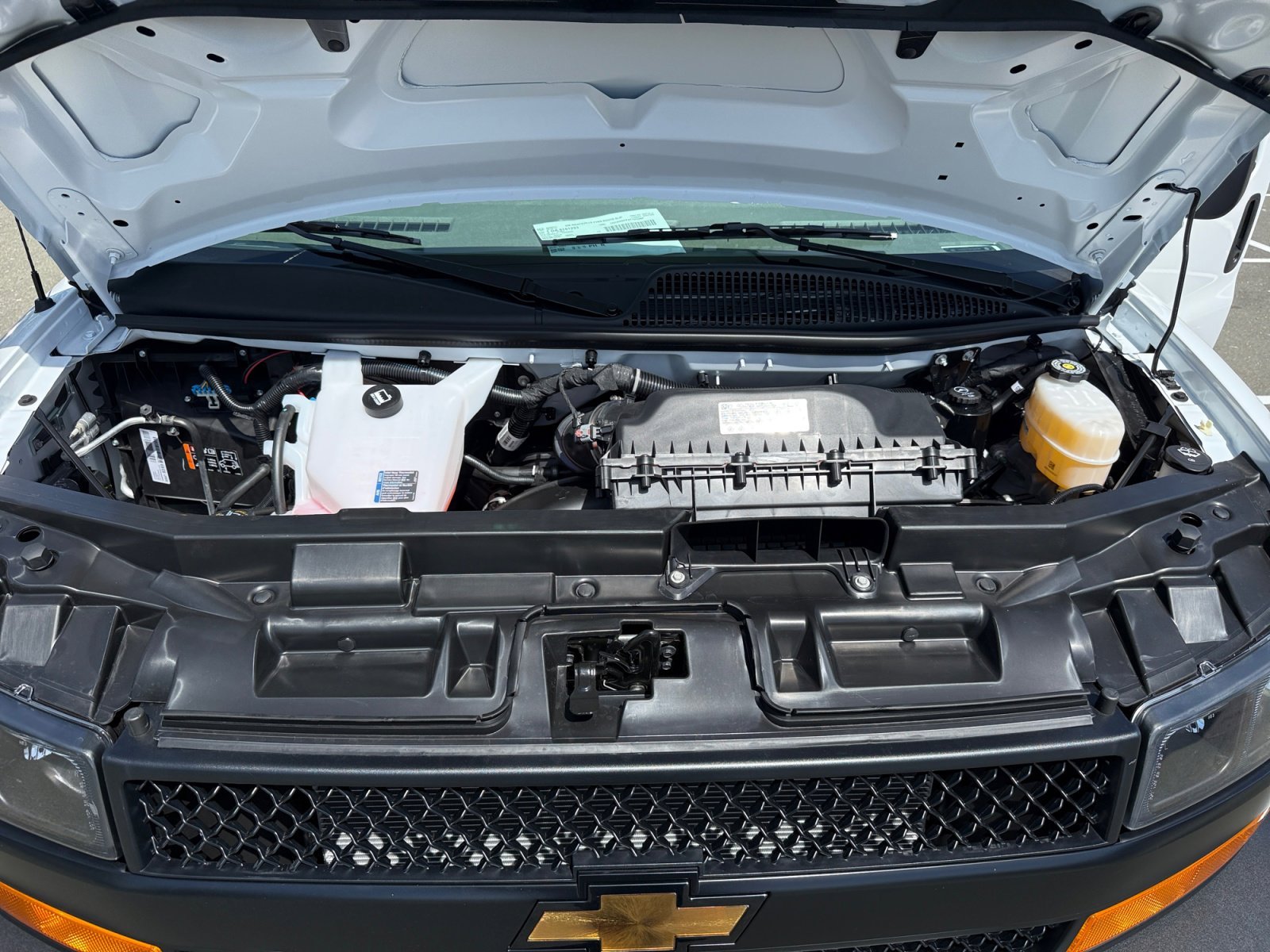 2026 Chevrolet Express Cargo Work Van - Photo 19