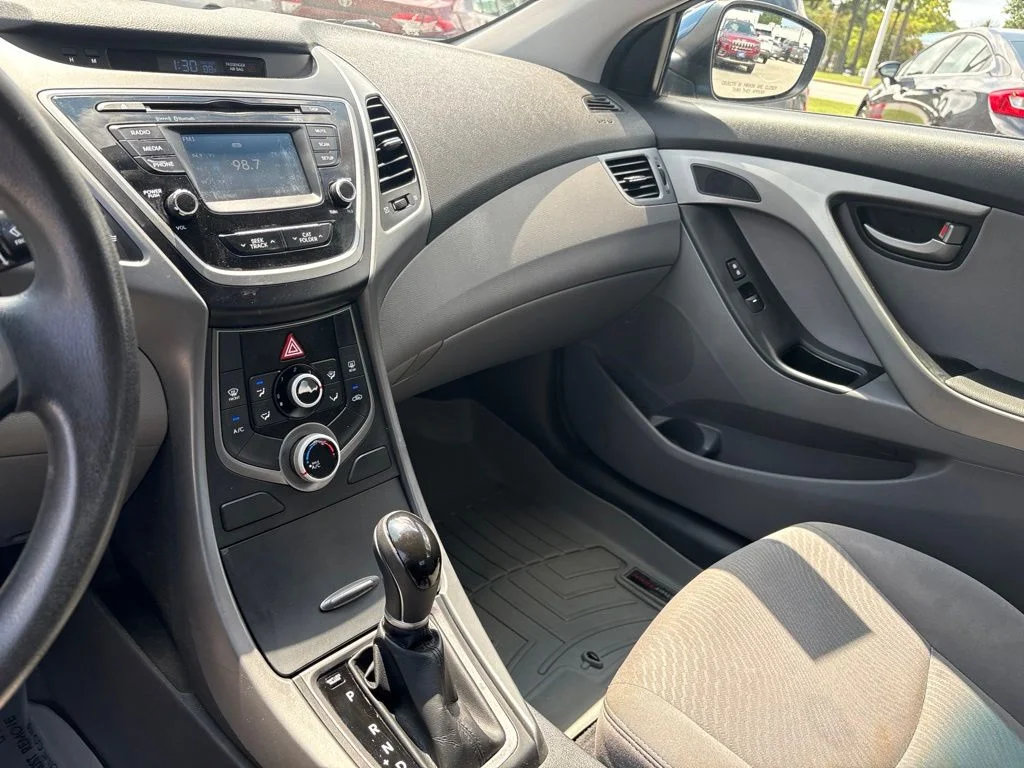 Used 2016 Blue Hyundai SE image 19