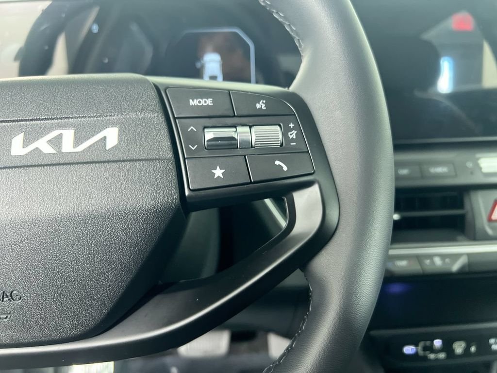 New 2026 Snow White Pearl Kia EX image 16
