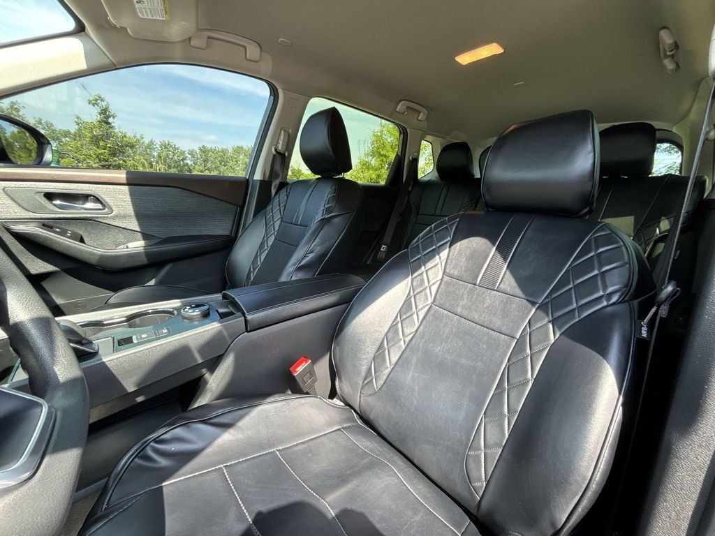 Used 2023 Gray Nissan SV image 13