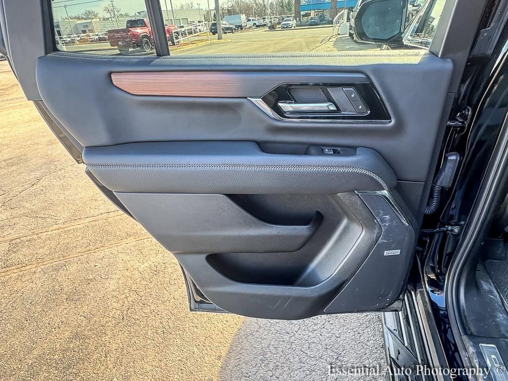 2025 GMC YUKON - Image 24