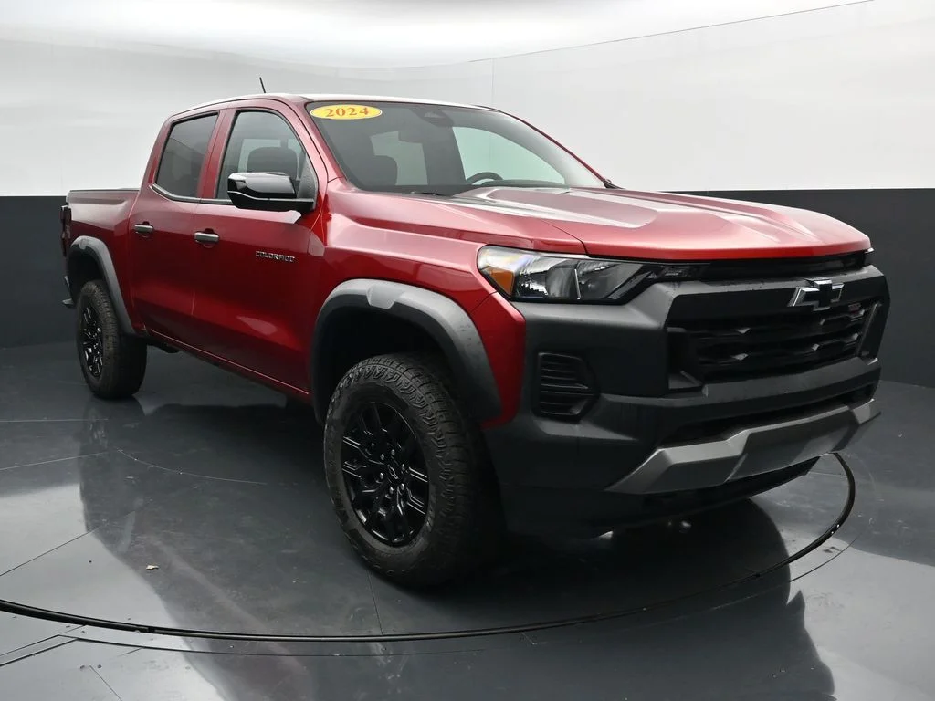Used 2024 Red Chevrolet Trail Boss image 2