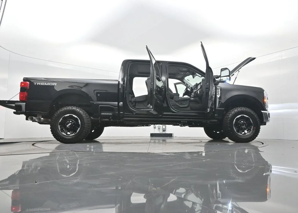 New 2026 Agate Black Metallic Ford F-250® Lariat® image 47