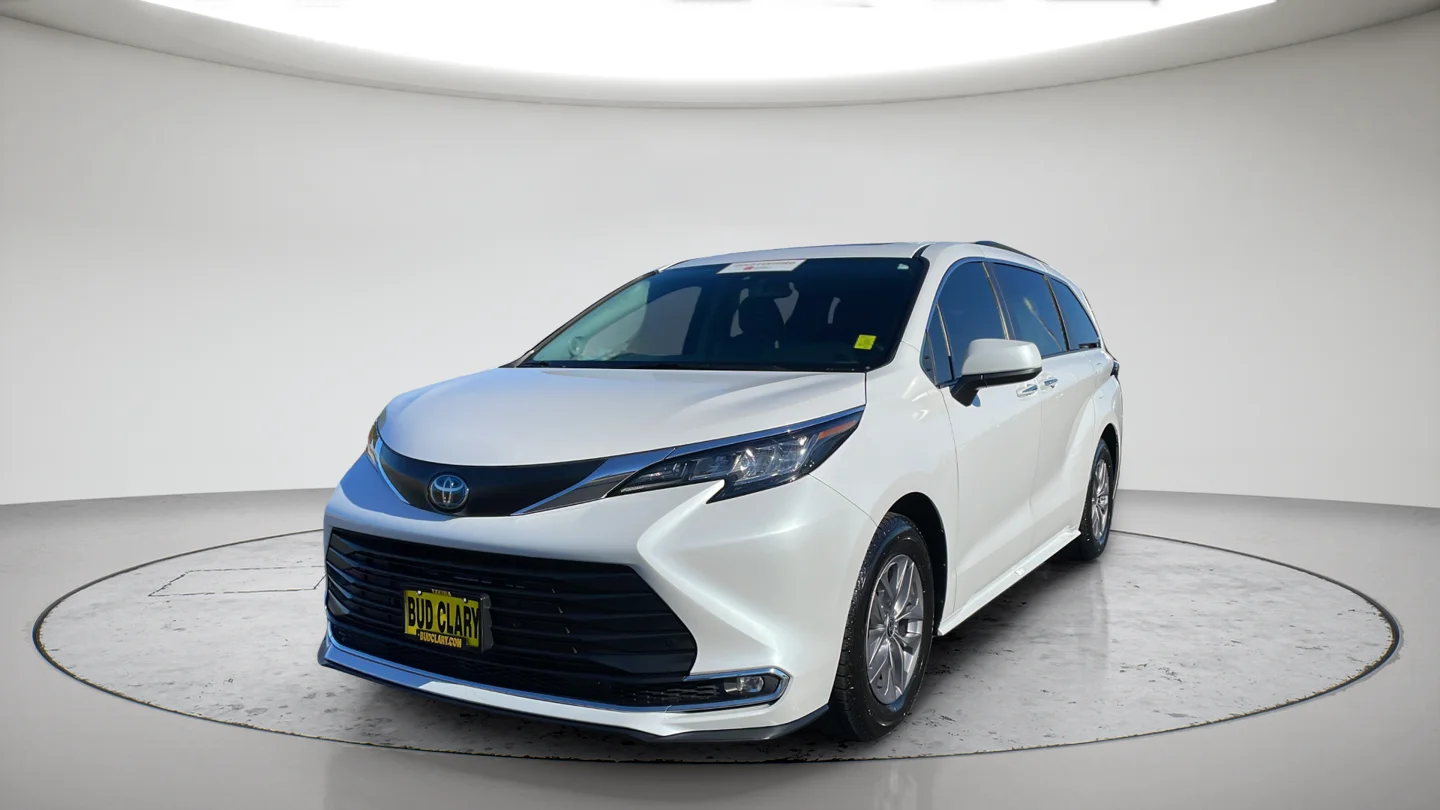 2023 Toyota Sienna XLE