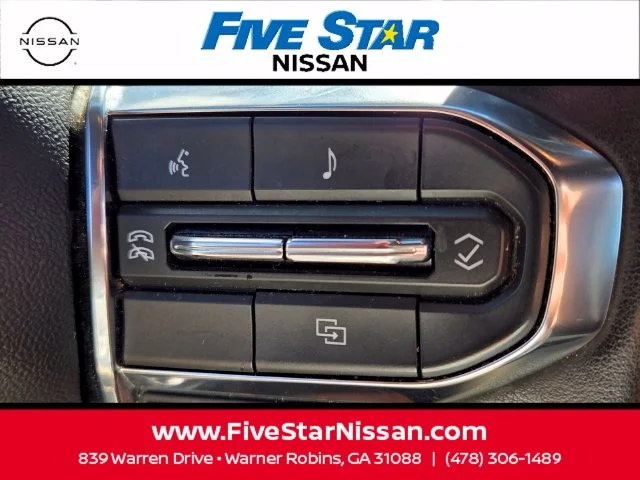 Used 2024 White GMC Elevation image 26