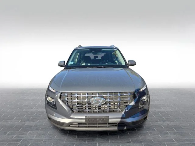 Used 2025 Gray Hyundai SEL image 2