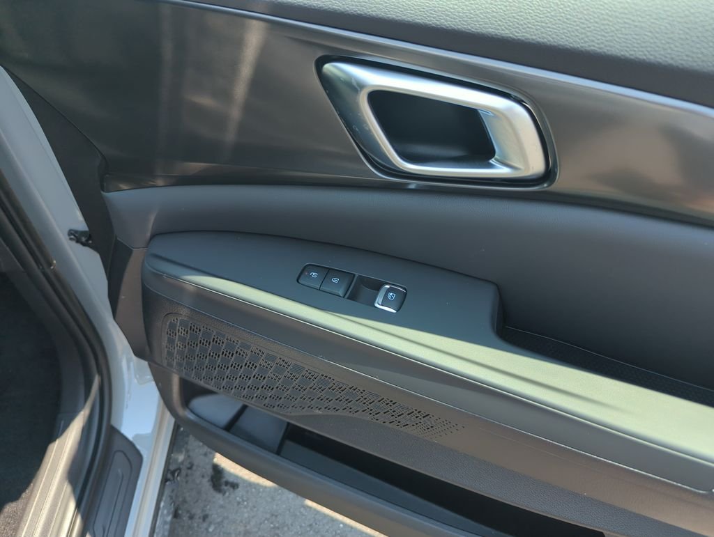 New 2026 Ceramic Silver Kia SX image 36