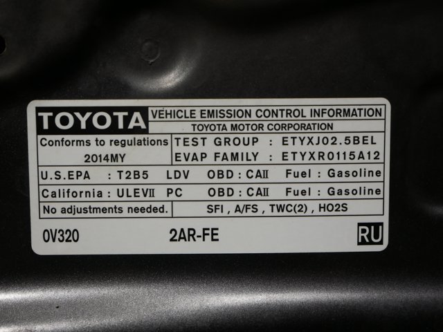 Used 2014 Magnetic Gray Metallic Toyota SE image 29