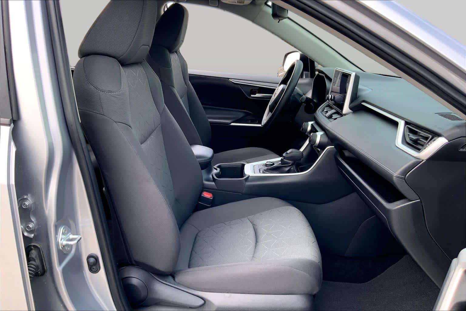 Used 2024 Silver Sky Metallic Toyota Hybrid XLE image 9