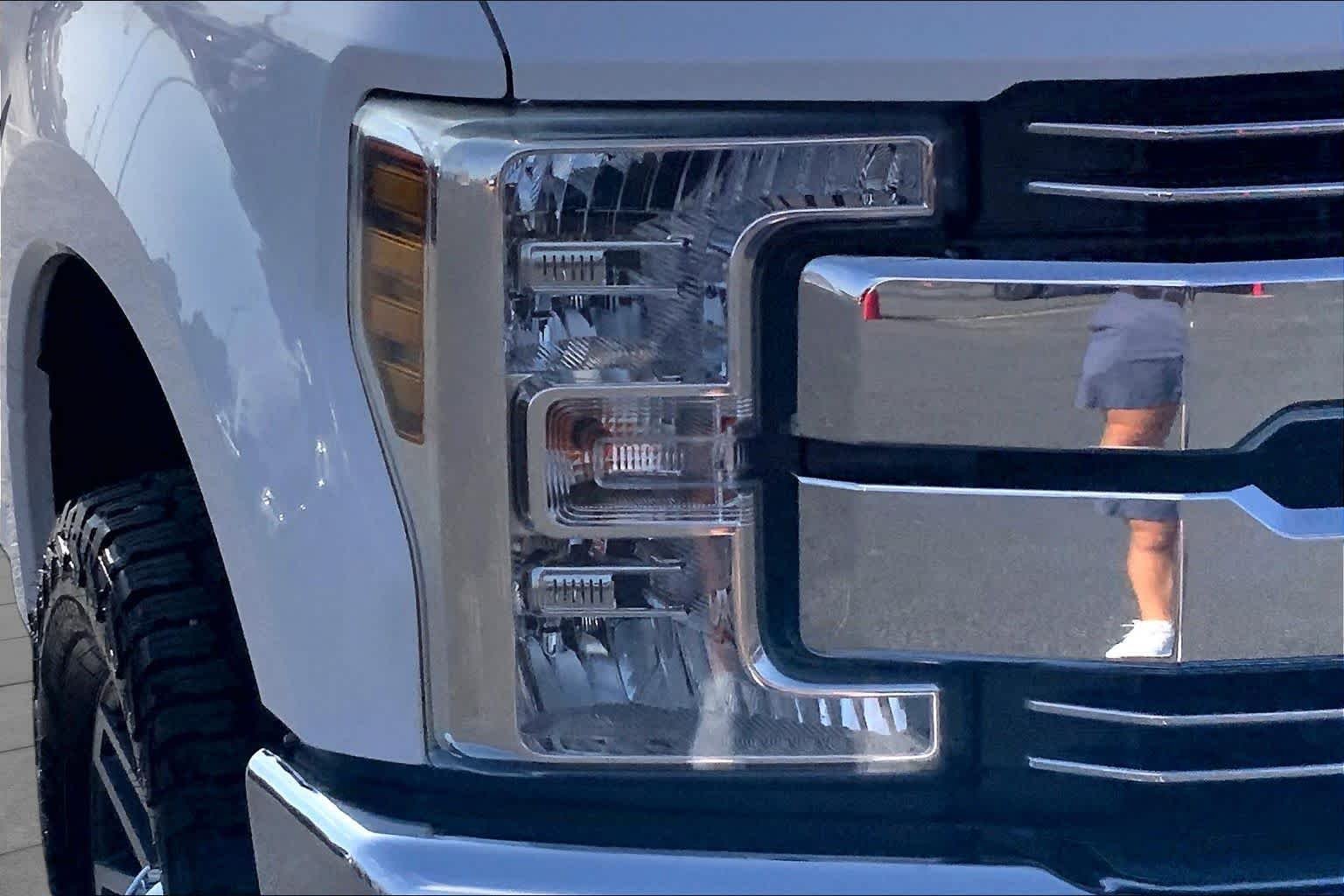 Used 2019 Oxford White Ford LARIAT image 28