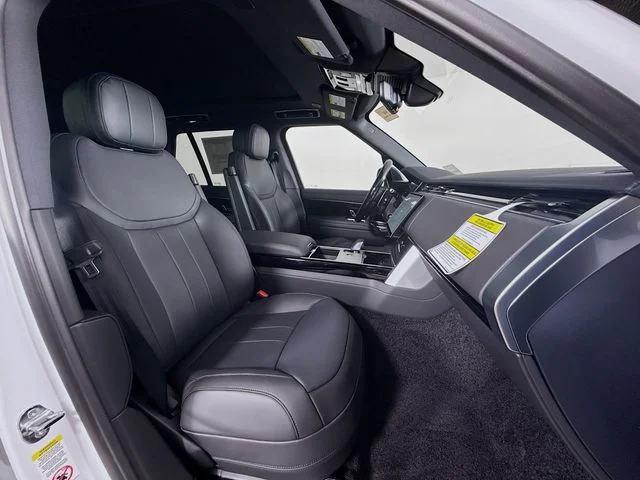 New 2026 Fuji White Land Rover SE image 30