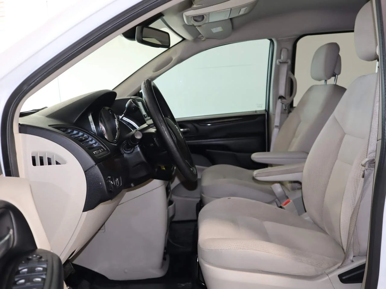 Used 2019 White Knuckle Clear Coat Dodge SE image 14