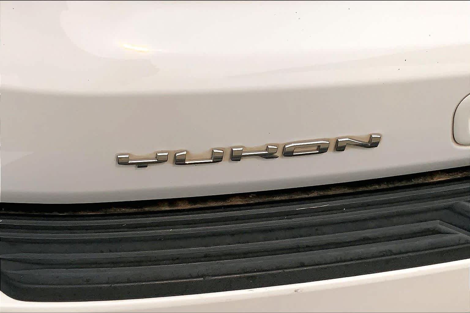 Used 2021 Summit White GMC AT4 image 29